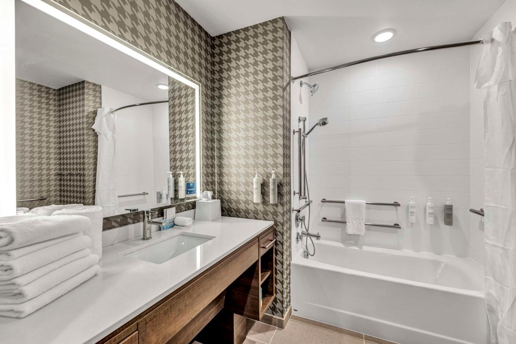 Home2 Suites By Hilton Raleigh West Lenovo Center Bagian luar foto