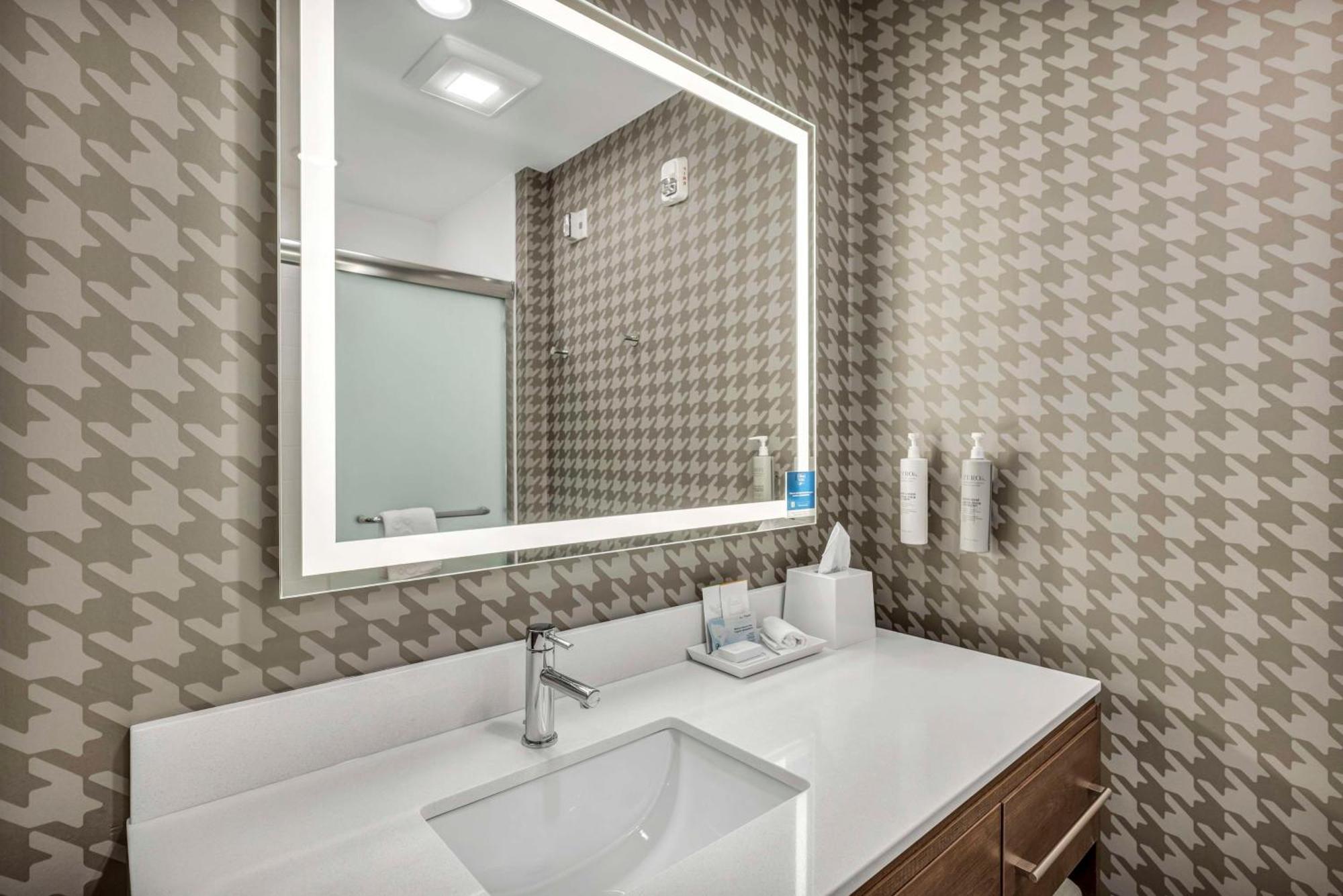 Home2 Suites By Hilton Raleigh West Lenovo Center Bagian luar foto
