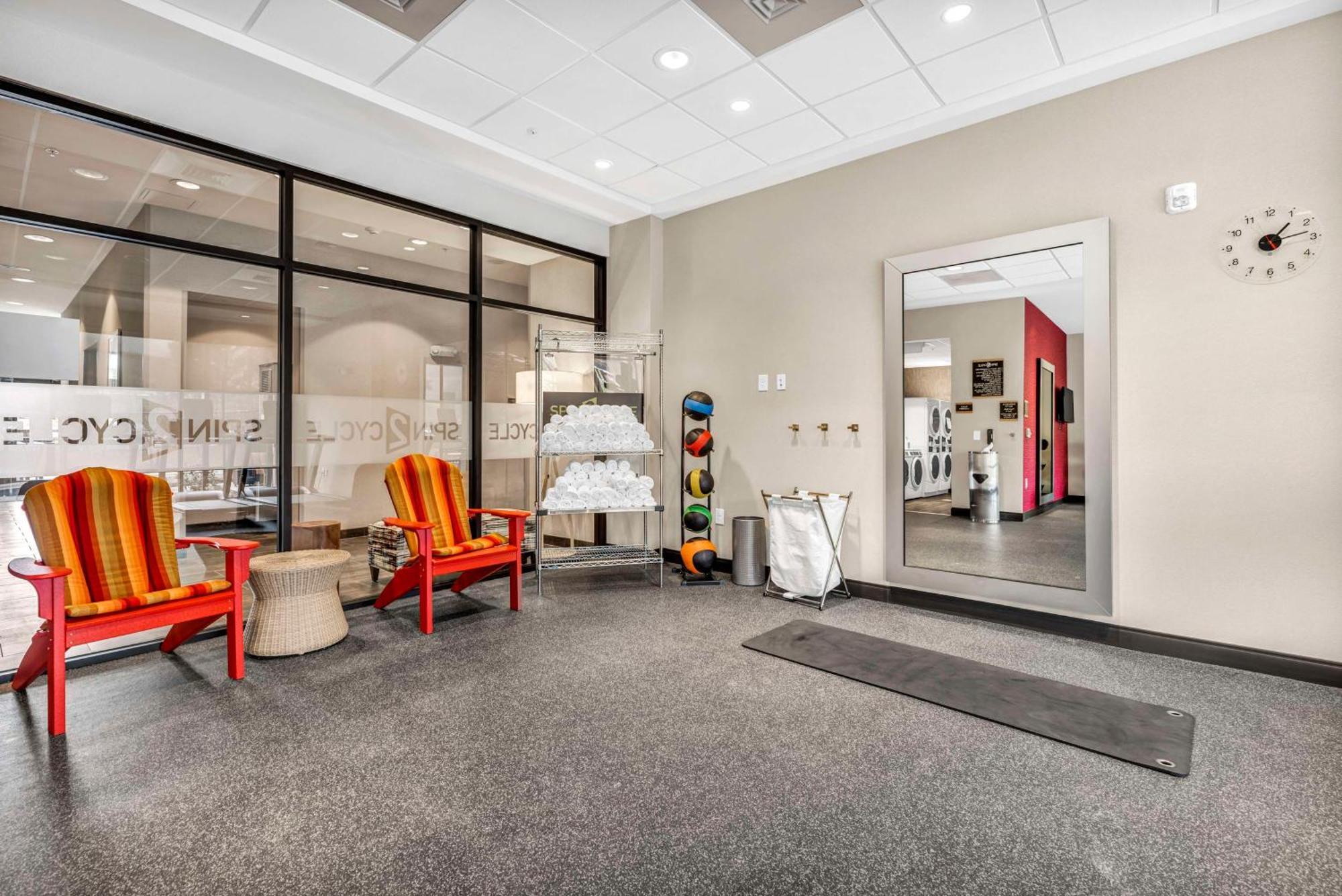 Home2 Suites By Hilton Raleigh West Lenovo Center Bagian luar foto