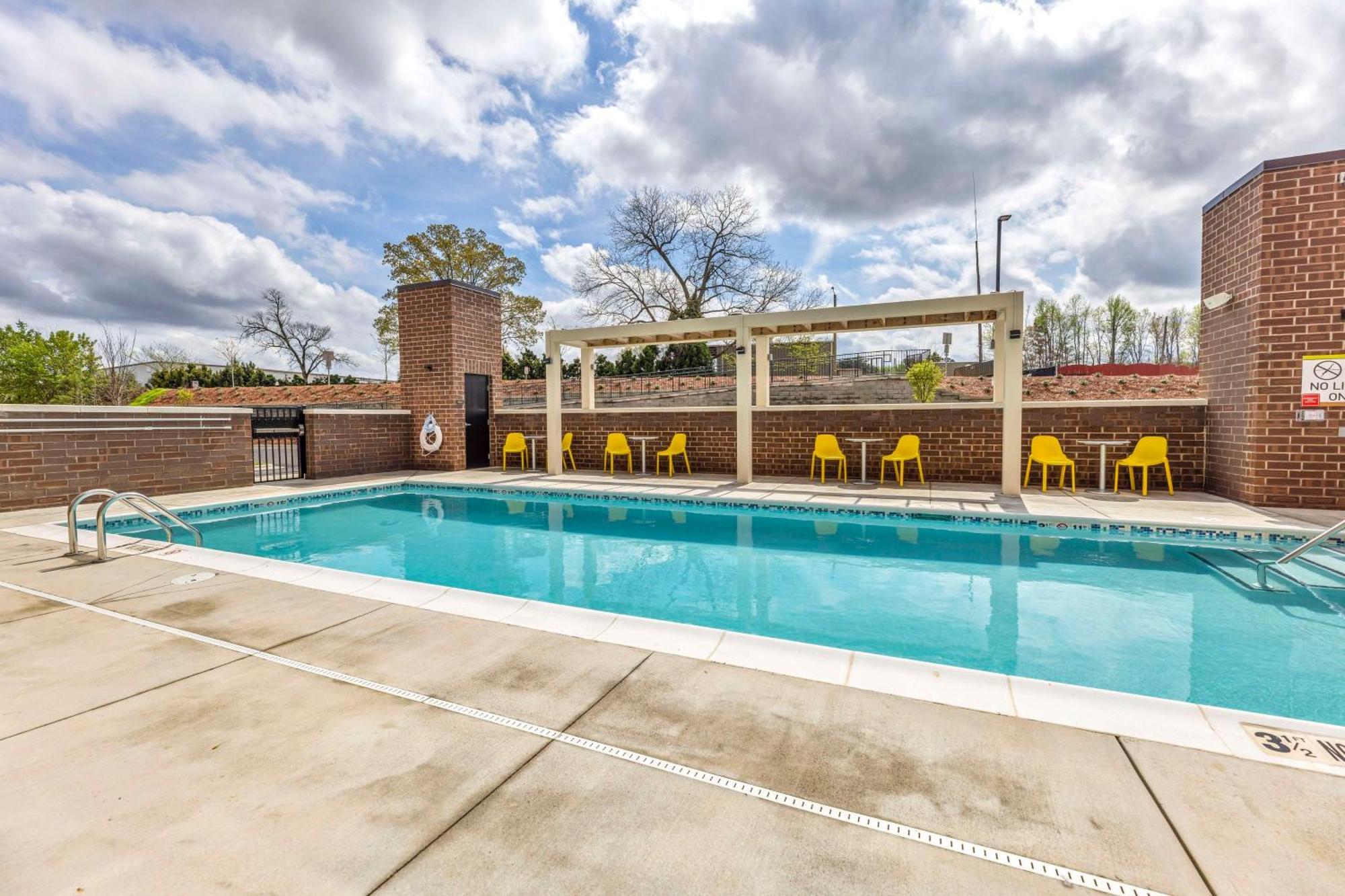 Home2 Suites By Hilton Raleigh West Lenovo Center Bagian luar foto
