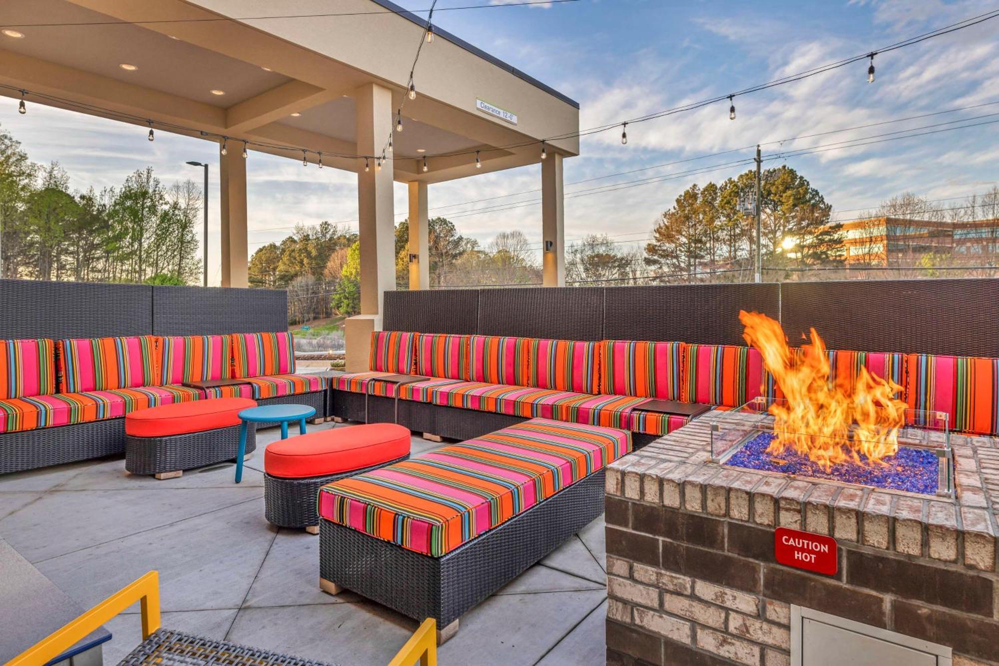 Home2 Suites By Hilton Raleigh West Lenovo Center Bagian luar foto